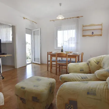Komfortable In Strandnaehe Apartman Umag